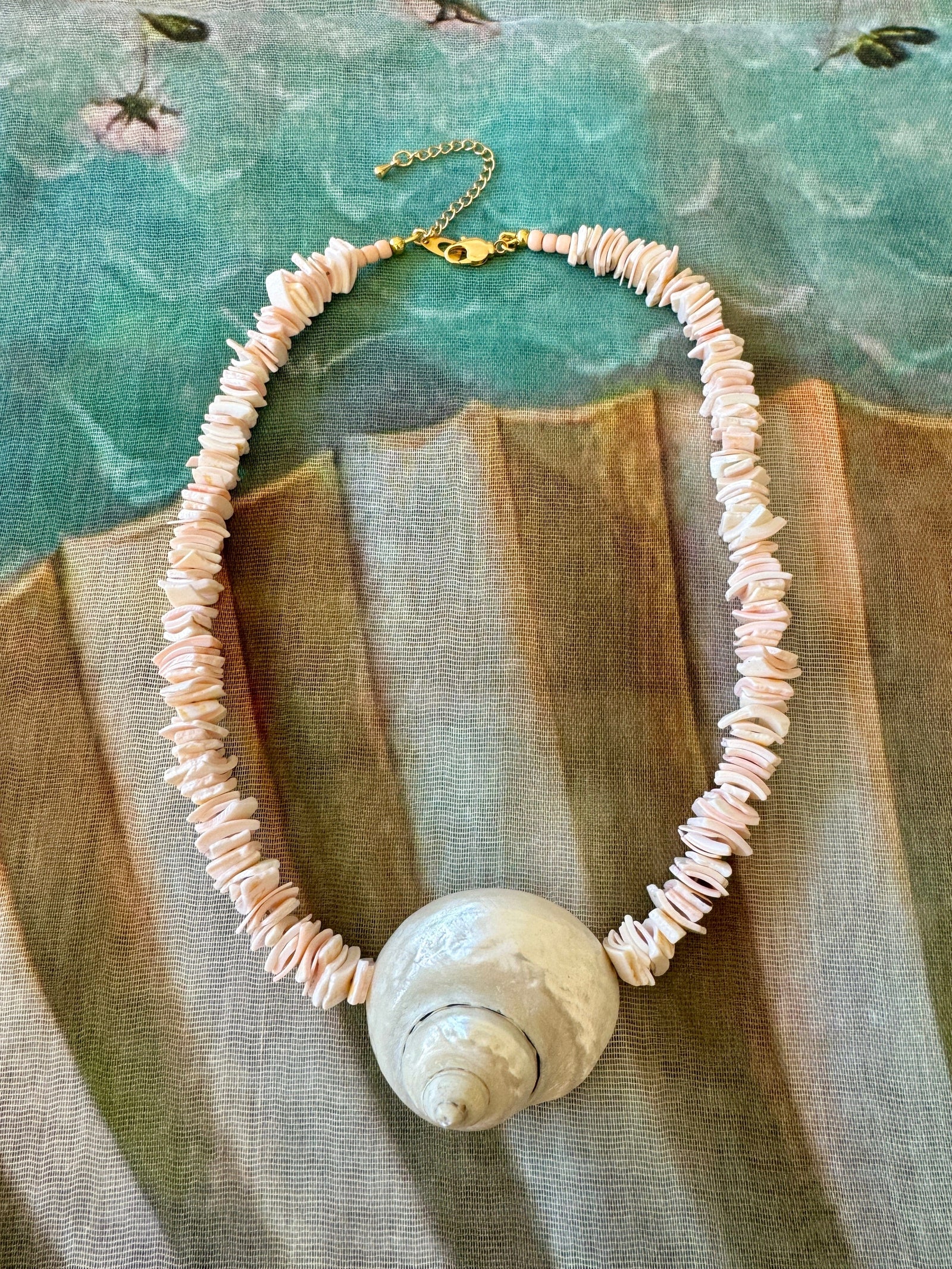 Bougainvillea Cafe Caletta Shell Necklace – Bougainvillea Café