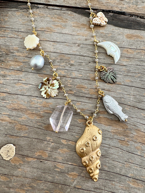 Bougainvillea Café Ostrica Necklace
