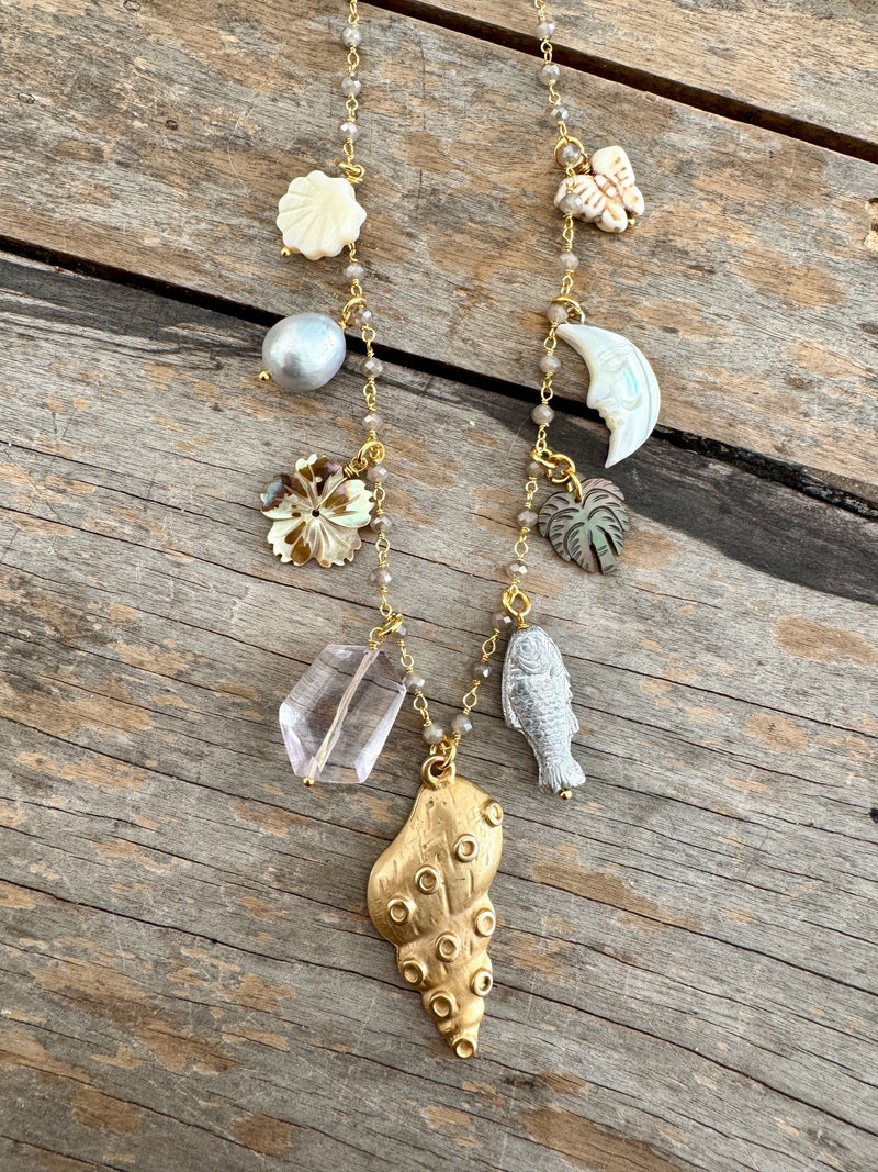 Bougainvillea Café Ostrica Necklace