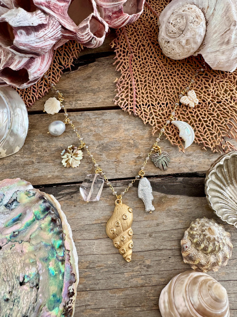 Bougainvillea Café Ostrica Necklace